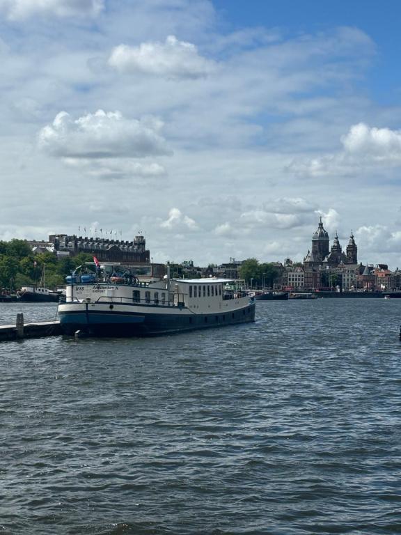 hotelboat iris 792727258